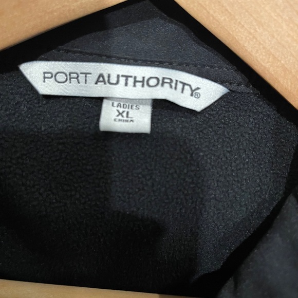 Shell jacket - Picture 3 of 5